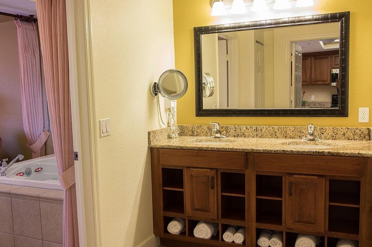 Stunning Condo Near Universal Studios Williamsburg Luaran gambar