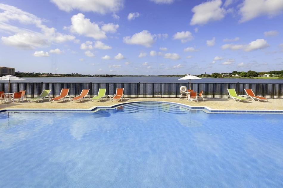 Stunning Condo Near Universal Studios Williamsburg Luaran gambar