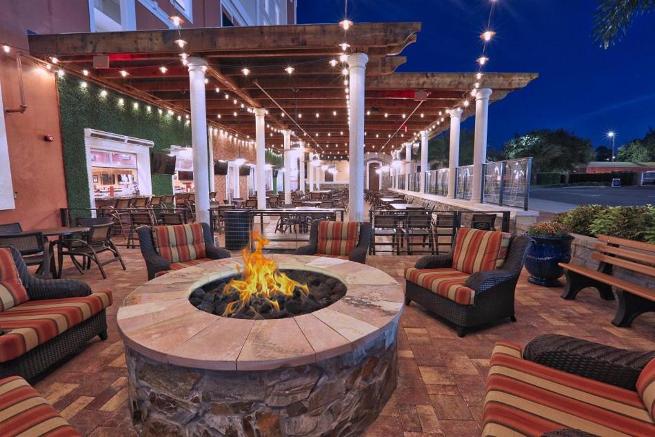 Stunning Condo Near Universal Studios Williamsburg Luaran gambar