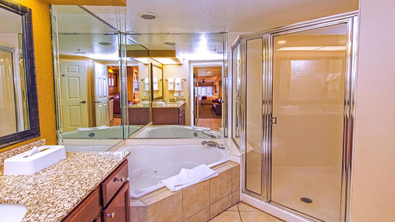 Stunning Condo Near Universal Studios Williamsburg Luaran gambar
